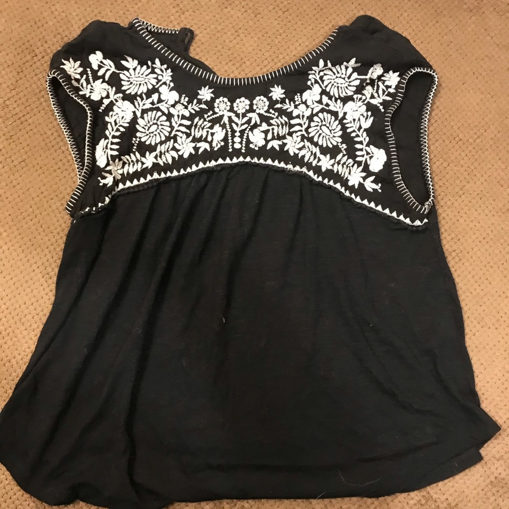 Hollister tee